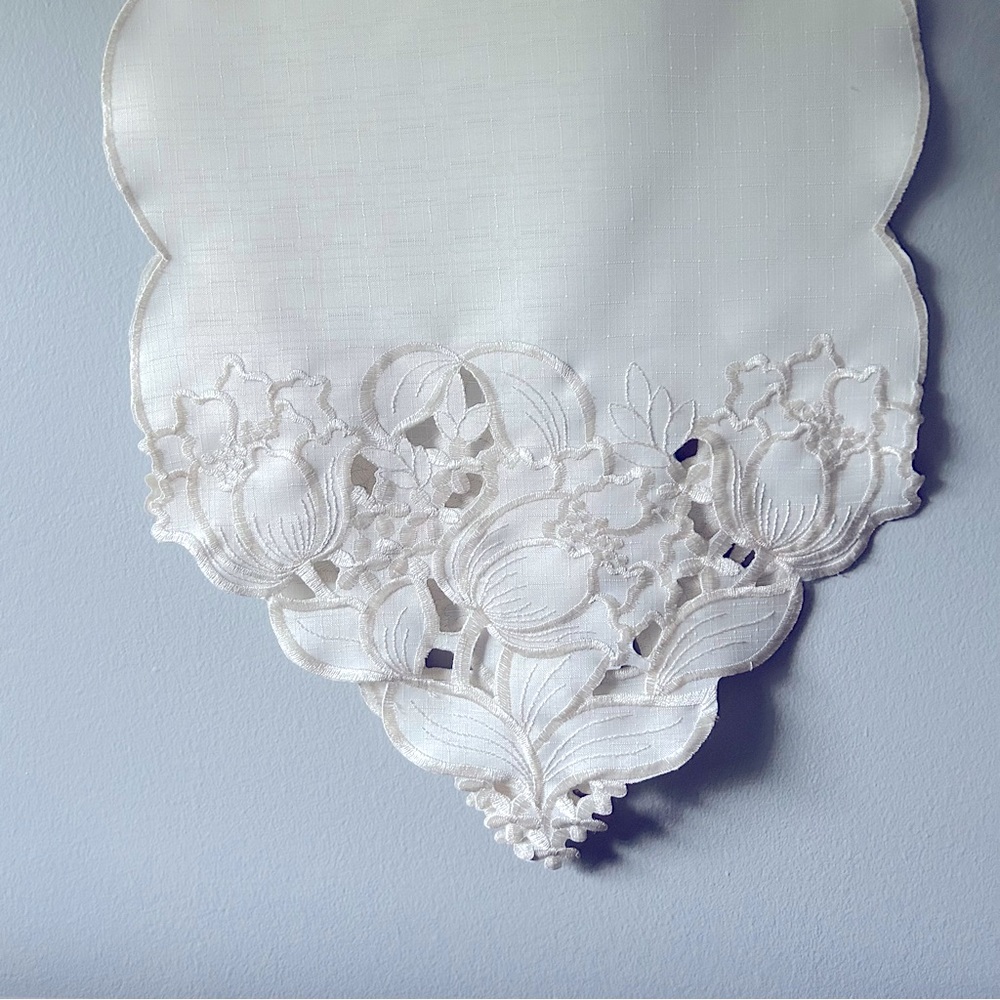 Table Runner - Picture 3 of 3